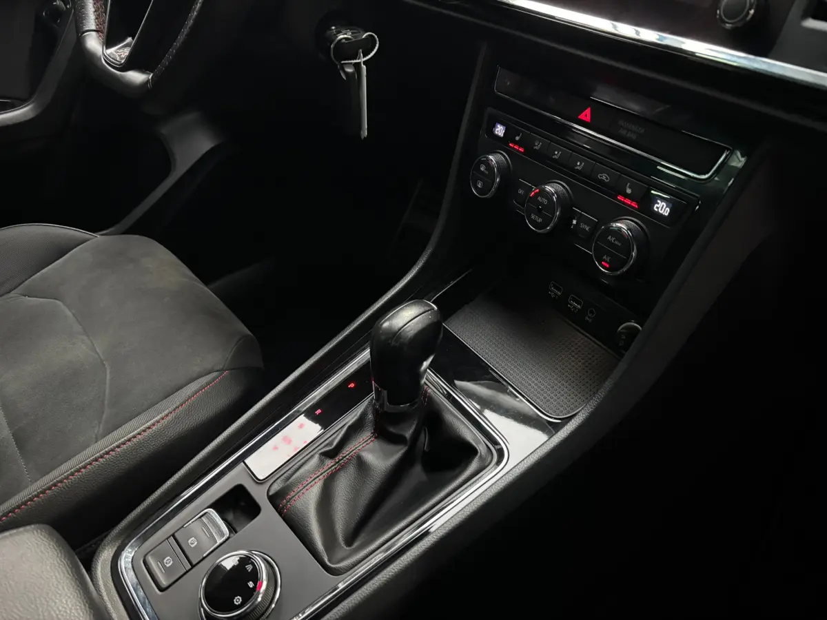 Ateca 1.5 TSI FR Business Intense / Camera / Carplay / Trekhaak
