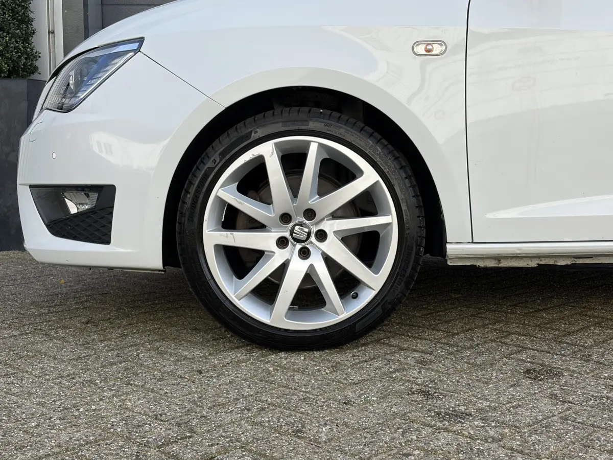 Ibiza 1.0 EcoTSI FR Connect | Pano | Alcantara | Stoelverwarming | Xenon |