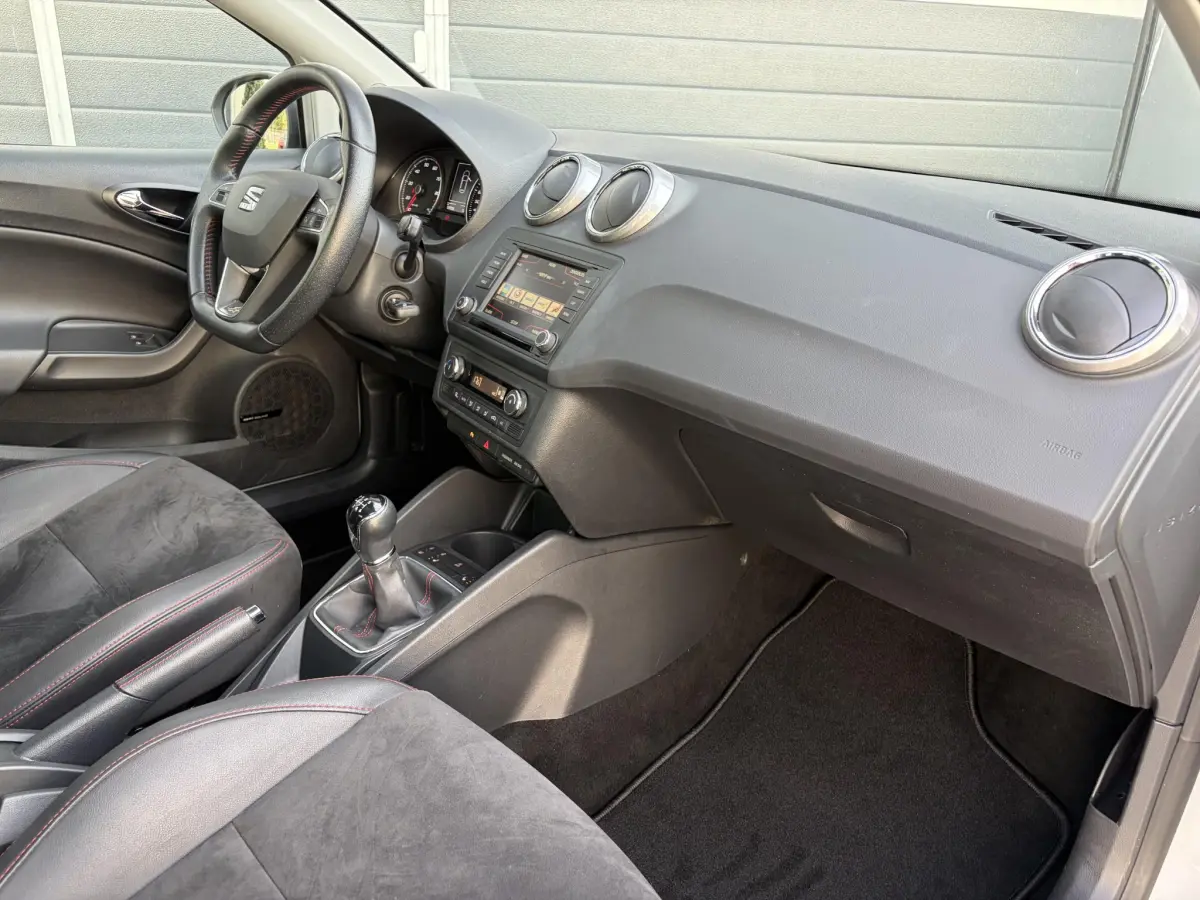 Ibiza 1.0 EcoTSI FR Connect | Pano | Alcantara | Stoelverwarming | Xenon |