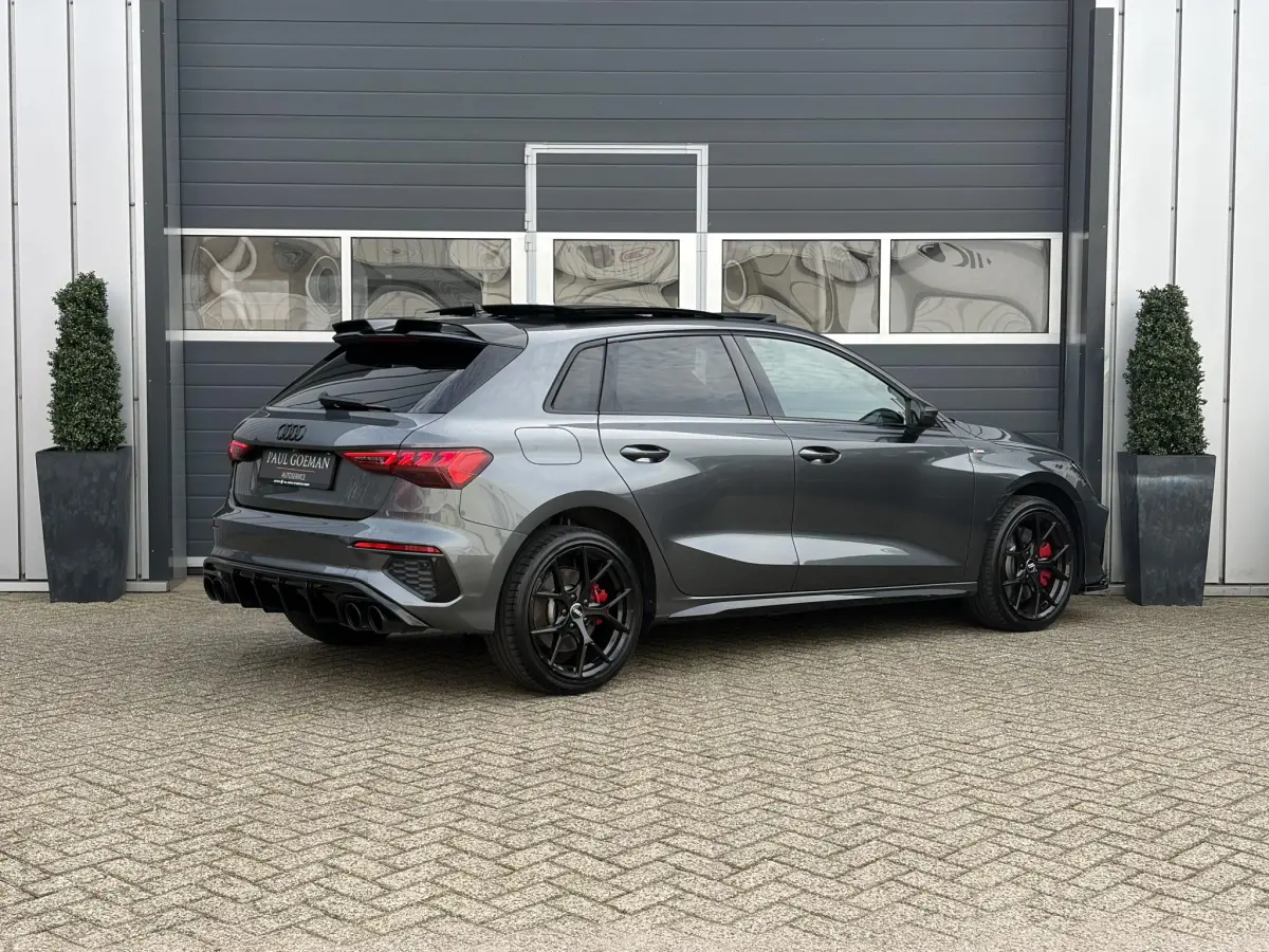 A3 Sportback 45 TFSI e S edition Competition | Pano | RS stoelen | B & O | Camera | Carbon pakket |