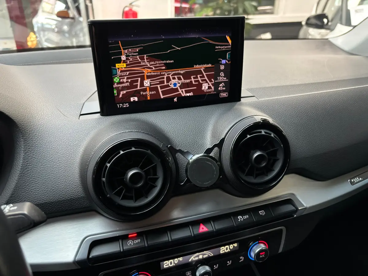 Q2 1.0 TFSI Sport Pro Line S / Navigatie