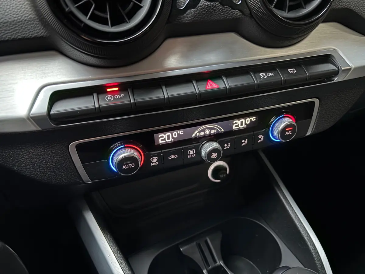 Q2 1.0 TFSI Sport Pro Line S / Navigatie