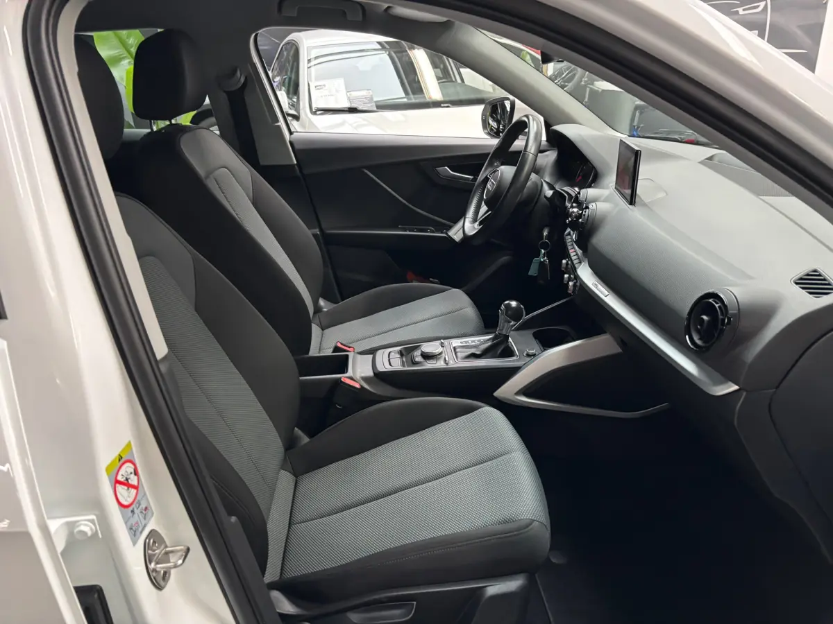Q2 1.0 TFSI Sport Pro Line S / Navigatie