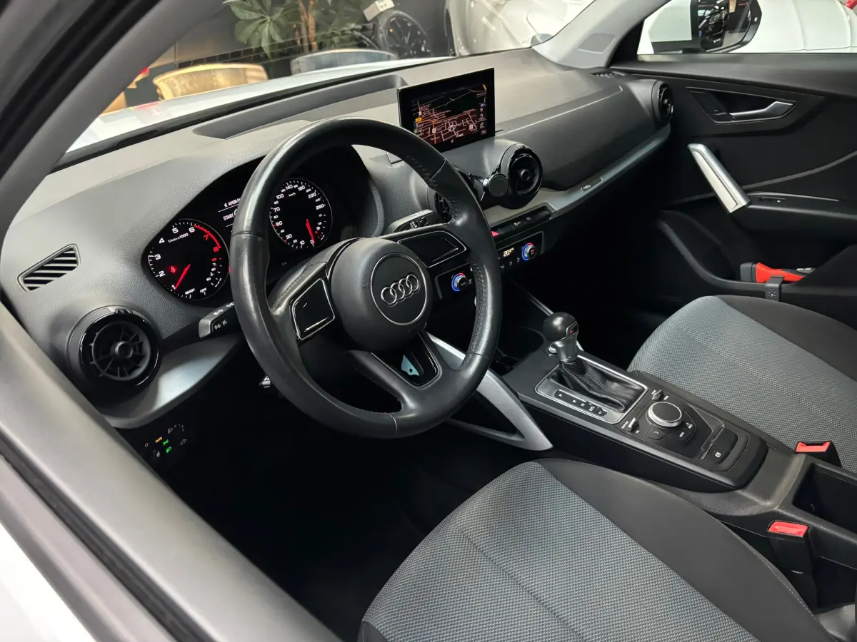 Q2 1.0 TFSI Sport Pro Line S / Navigatie