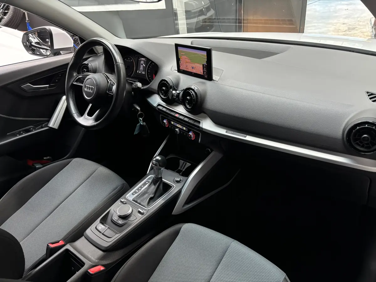 Q2 1.0 TFSI Sport Pro Line S / Navigatie