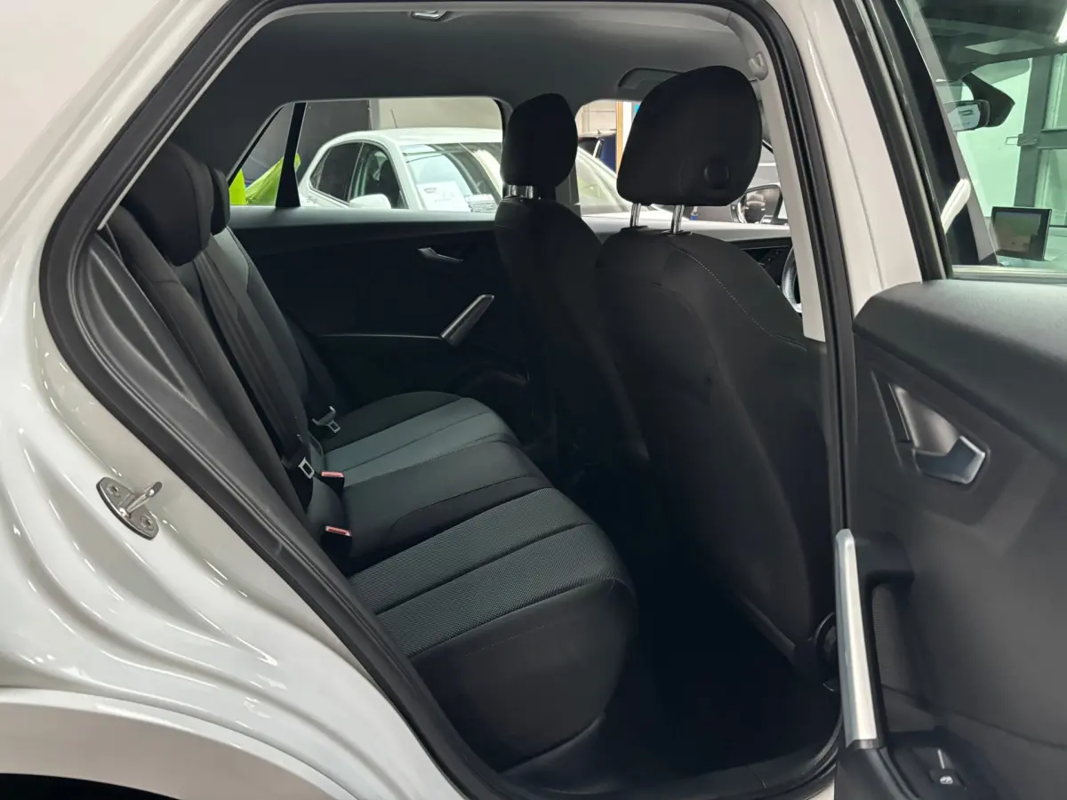 Q2 1.0 TFSI Sport Pro Line S / Navigatie