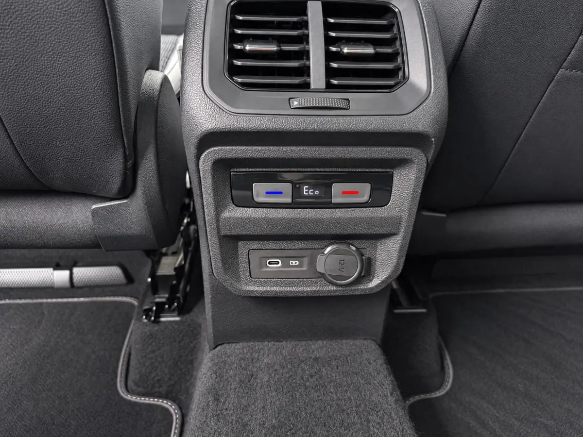 Tiguan 1.4 TSI eHybrid R-Line BAVAG GARANTIE ACC/TREKHAAK