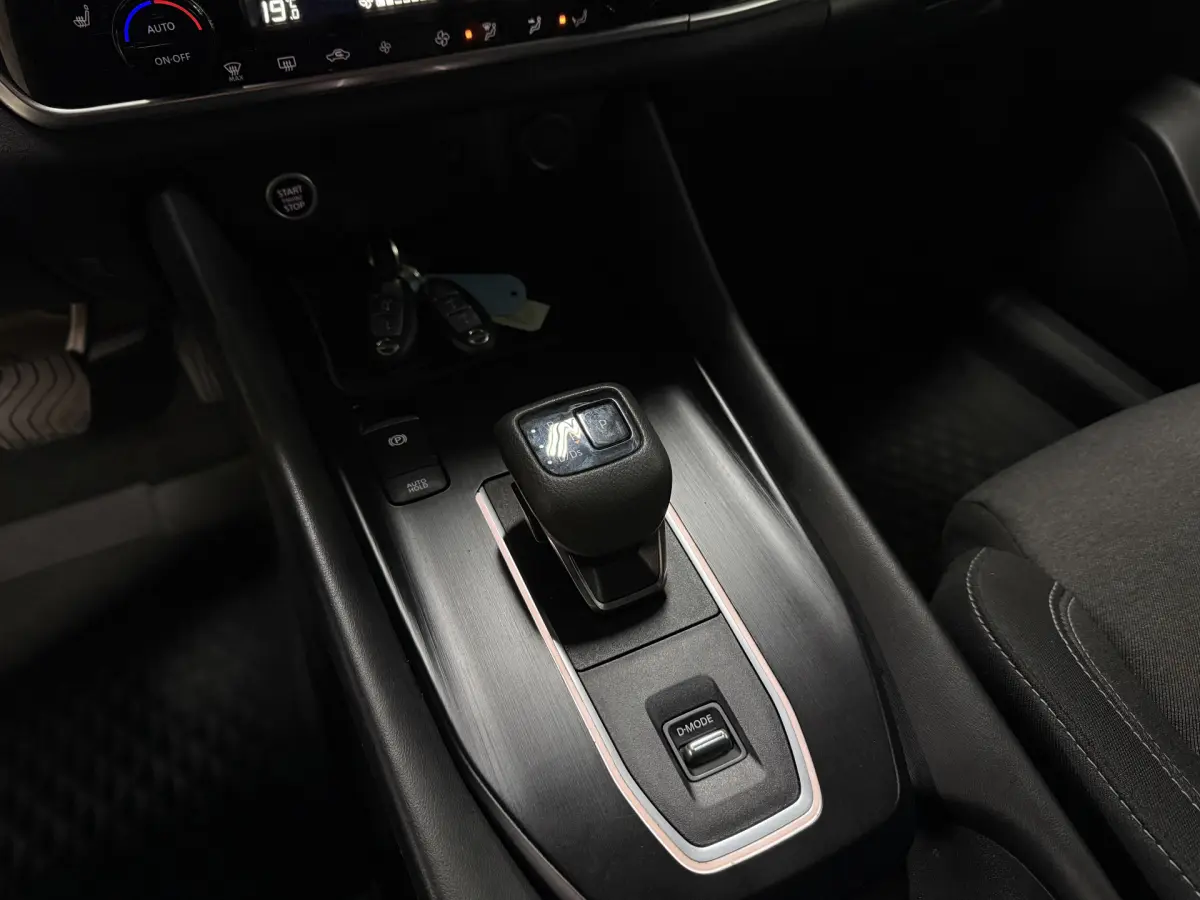 QASHQAI 1.3 MHEV Xtronic N-Connecta // Camera // Autom // Led