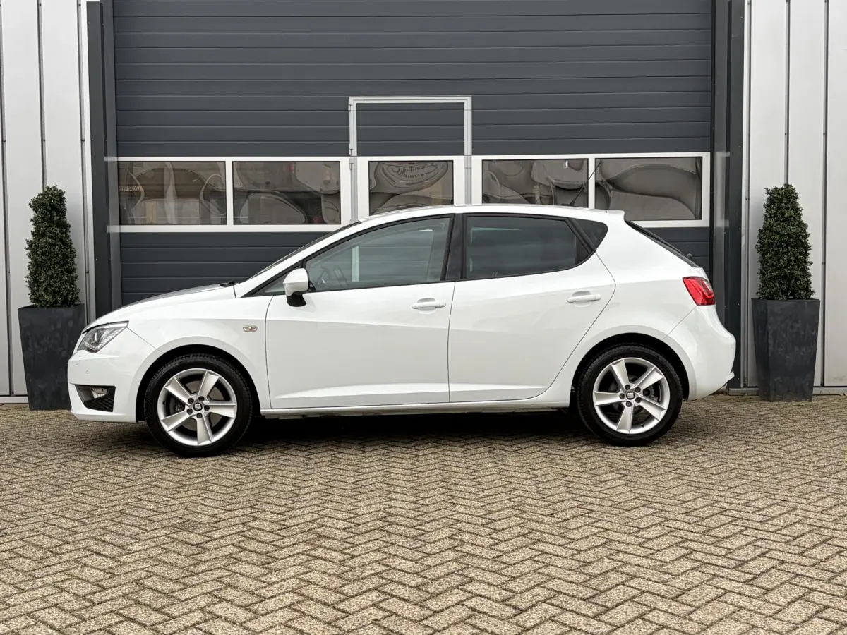 Ibiza 1.0 EcoTSI FR | LED | Stoelverwarming | Climate | Parkeer sensoren |