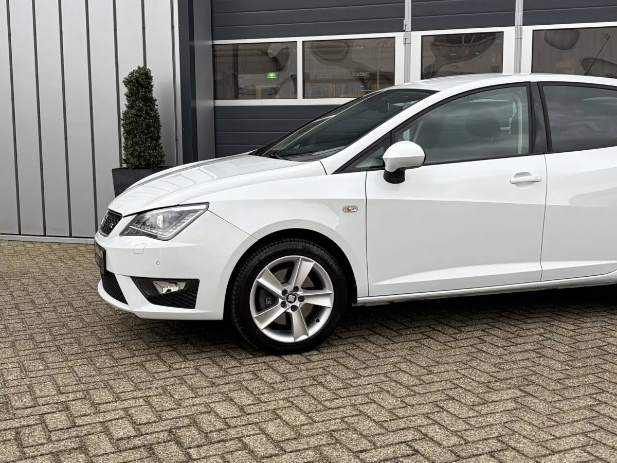 Ibiza 1.0 EcoTSI FR | LED | Stoelverwarming | Climate | Parkeer sensoren |