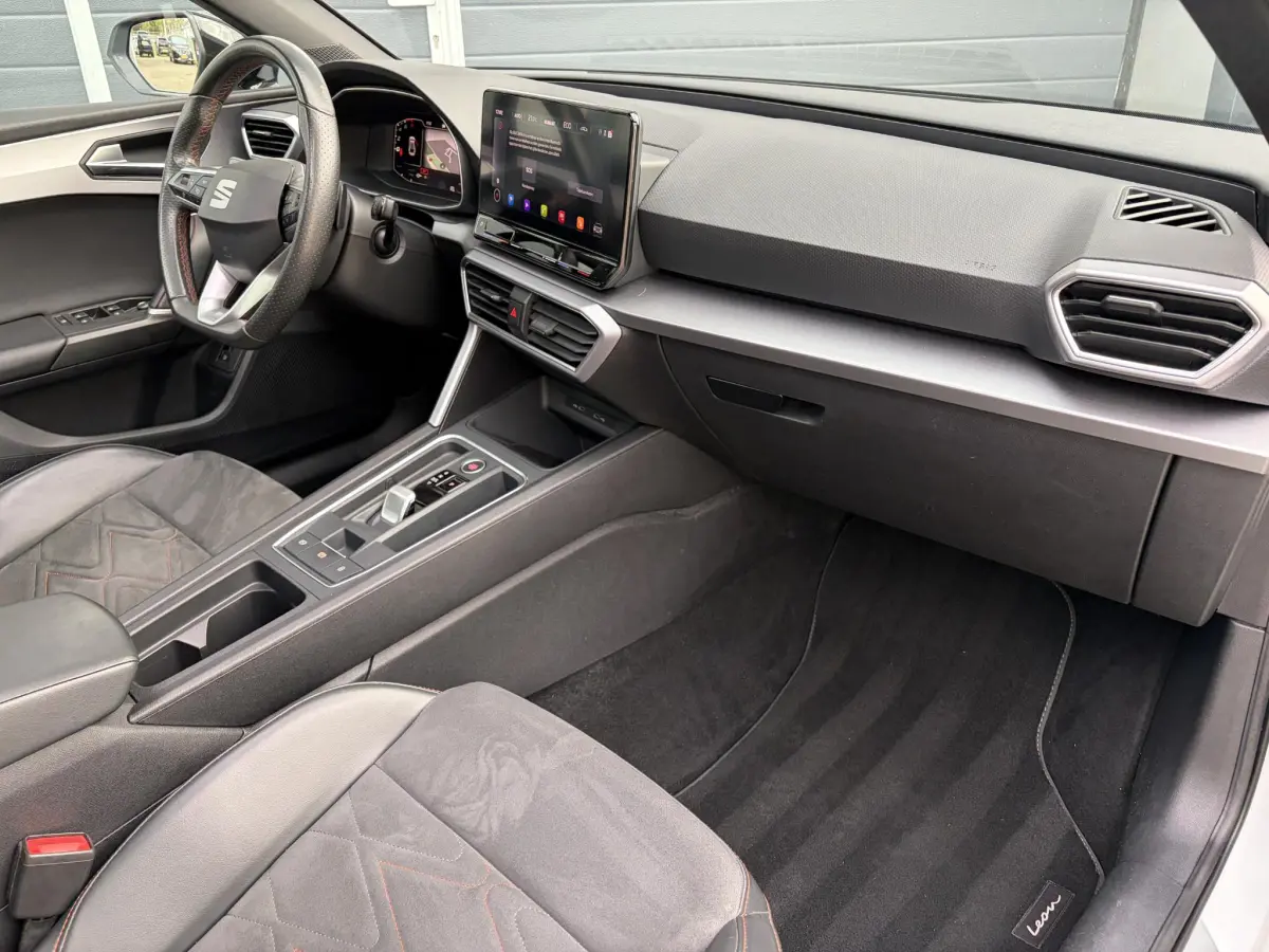 Leon 1.4 TSI eHybrid PHEV FR Business Intense | Pano | Virtual | Camera | LED | Elektrische Stoel | Sfeer