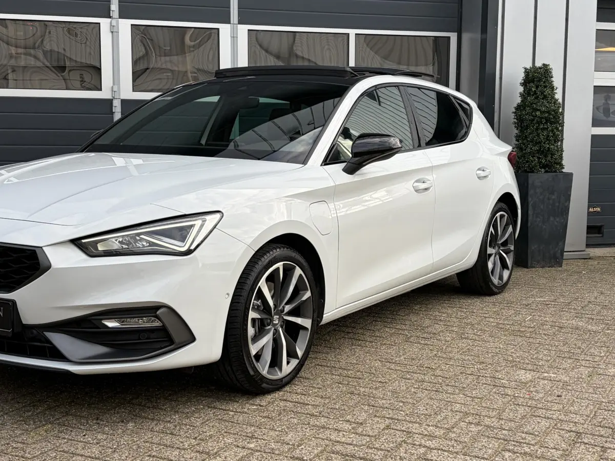Leon 1.4 TSI eHybrid PHEV FR Business Intense | Pano | Virtual | Camera | LED | Elektrische Stoel | Sfeer